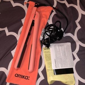 Amika flat iron